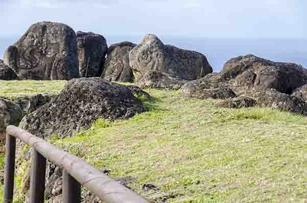 189 - Chile - isla de Rapa Nui o Pascua - Orongo - petroglifos